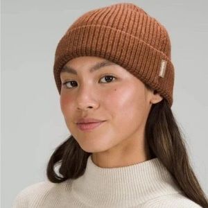 Lululemon Close-Fit Wool-Blend Ribbed Knit Beanie, size S/M.